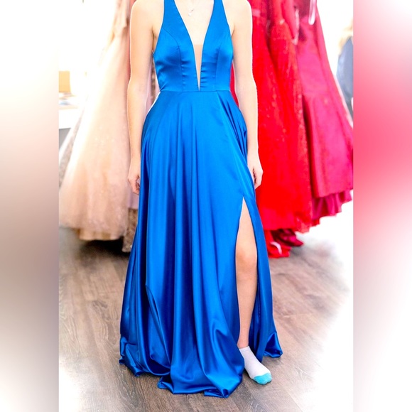 Faviana prom dress WITH POCKETS! - Picture 1 of 2